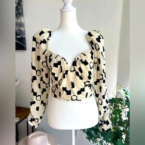 ASTR the label crop top long sleeve stretchy trendy abstract print blouse M